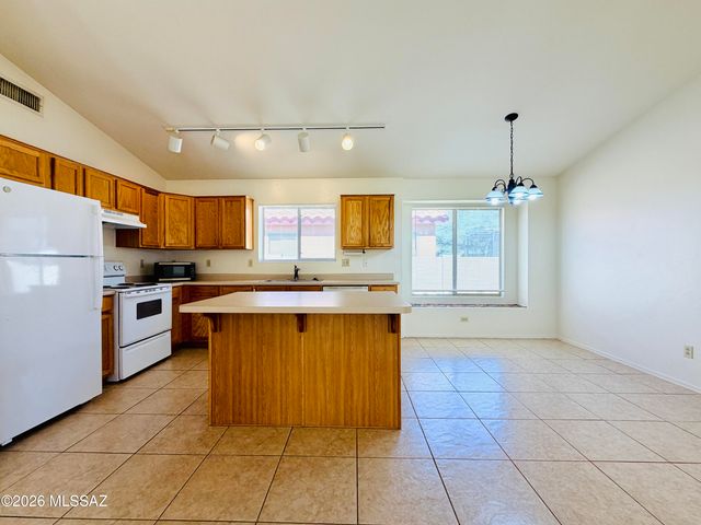 8980 E Marci Lynne Way, Tucson, AZ 85747
