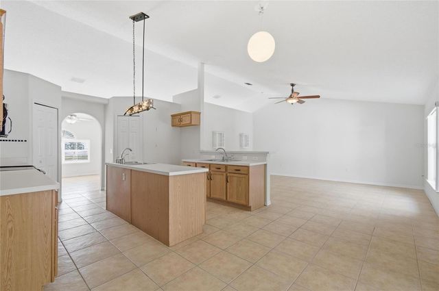 4 ROLLS ROYCE COURT S, Palm Coast, FL 32164