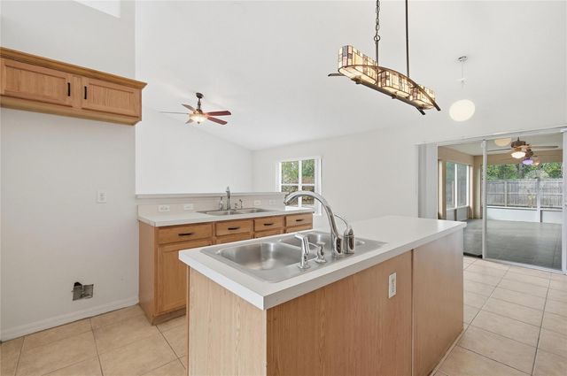 4 ROLLS ROYCE COURT S, Palm Coast, FL 32164