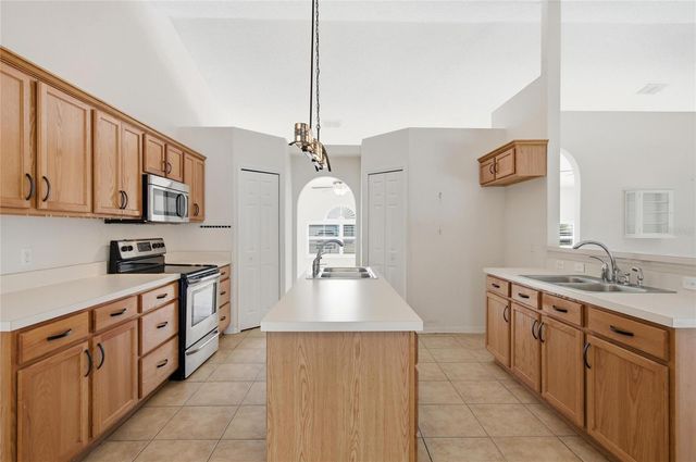 4 ROLLS ROYCE COURT S, Palm Coast, FL 32164