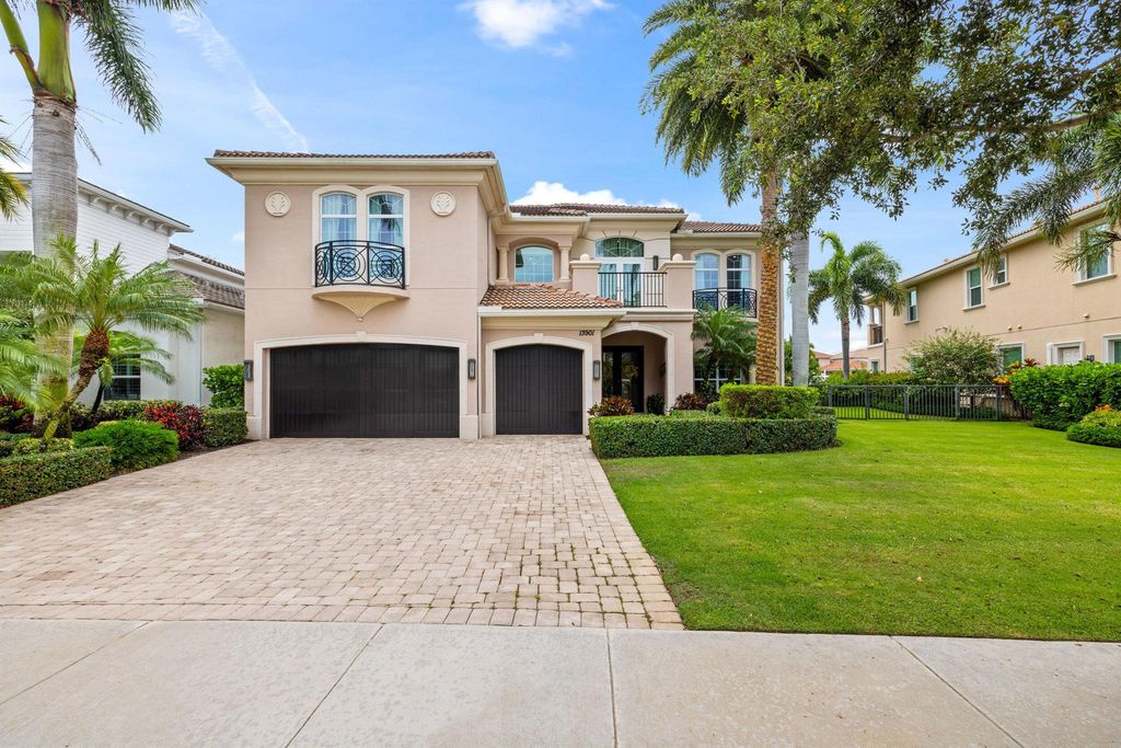 13901 Willow Cay Drive, North Palm Beach, FL 33408