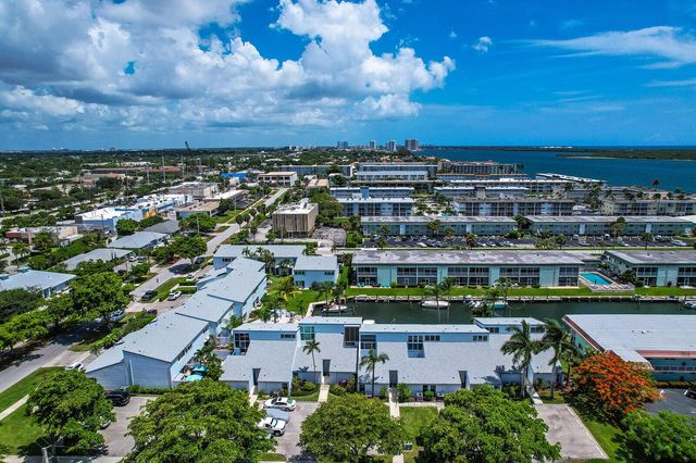 129 Lehane Terrace 133, North Palm Beach, FL 33408