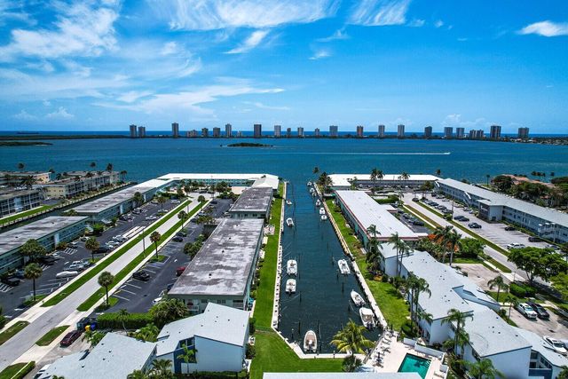 129 Lehane Terrace 133, North Palm Beach, FL 33408