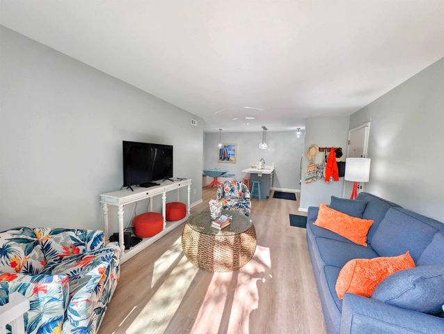 77 Salt Marsh Cir Unit 18E, Pawleys Island, SC 29585