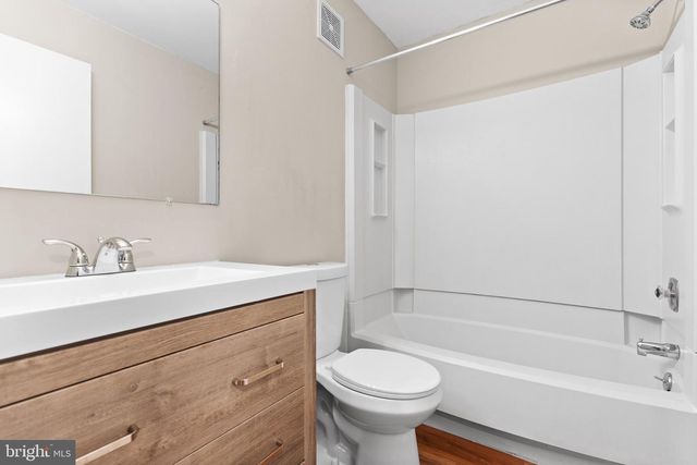 705 WOODHOLLOW DR, Marlton, NJ 08053