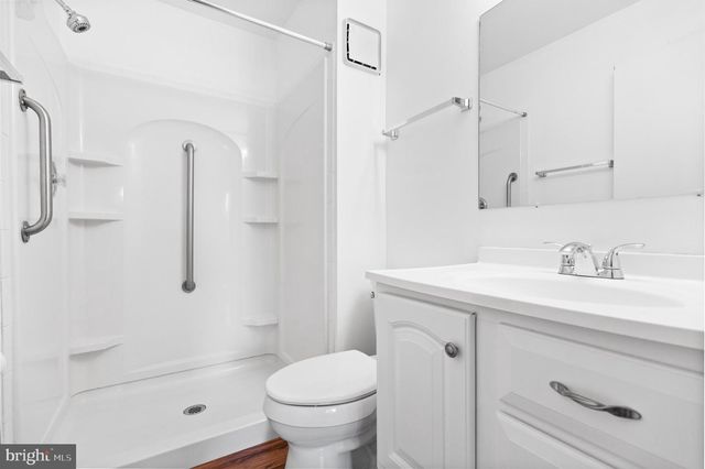 705 WOODHOLLOW DR, Marlton, NJ 08053