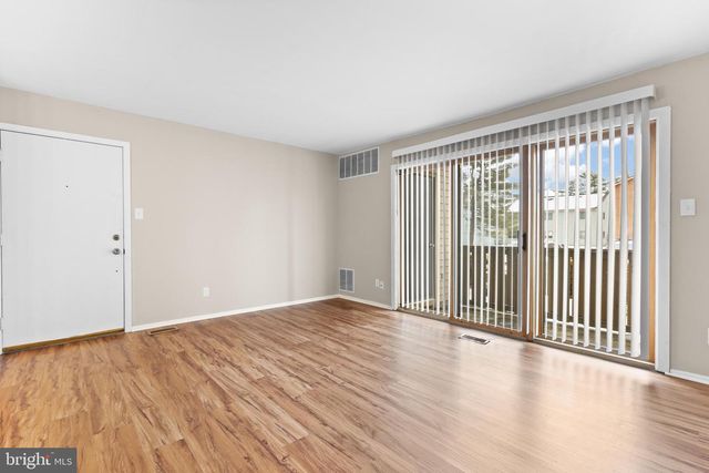 705 WOODHOLLOW DR, Marlton, NJ 08053