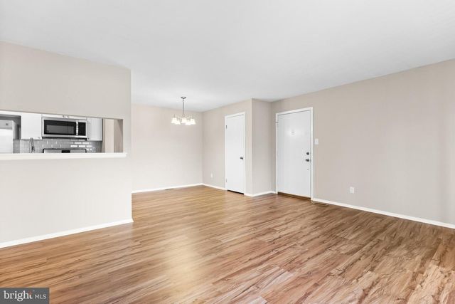 705 WOODHOLLOW DR, Marlton, NJ 08053