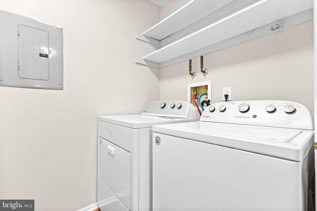 705 WOODHOLLOW DR, Marlton, NJ 08053