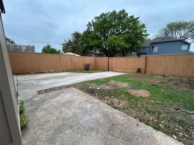 1131 Holly Drive, Carrollton, TX 75010