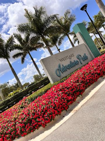 15131 Courtland Ct, Loxahatchee, FL 33470