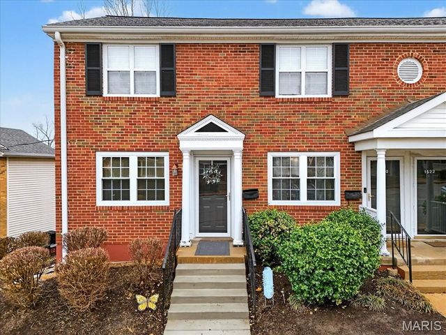 1518 Swallow Drive, St Louis, MO 63144