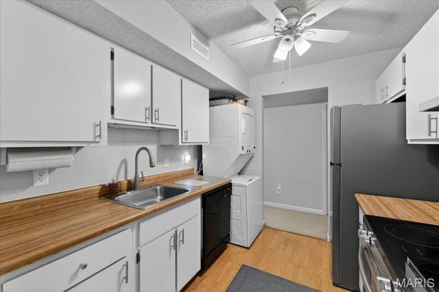 1518 Swallow Drive, St Louis, MO 63144