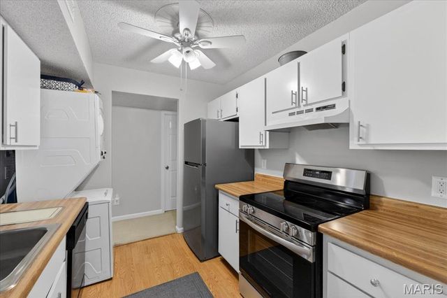 1518 Swallow Drive, St Louis, MO 63144