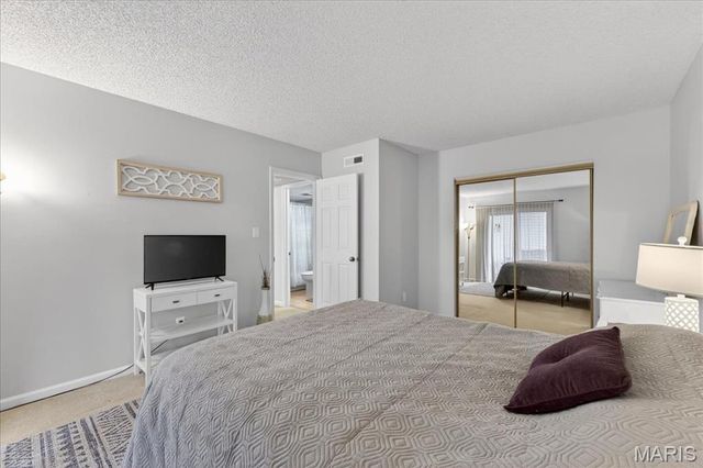 1518 Swallow Drive, St Louis, MO 63144