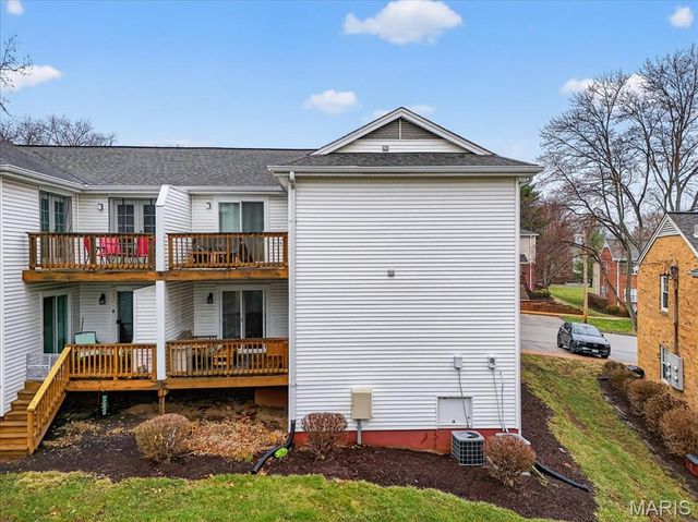 1518 Swallow Drive, St Louis, MO 63144