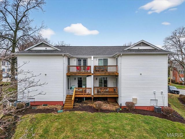 1518 Swallow Drive, St Louis, MO 63144