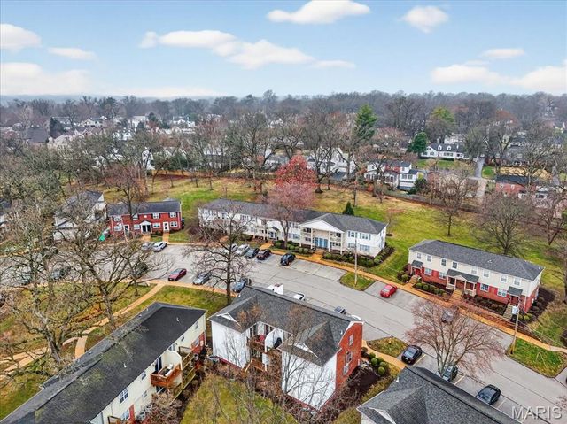 1518 Swallow Drive, St Louis, MO 63144