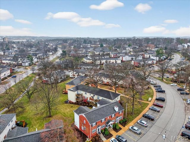 1518 Swallow Drive, St Louis, MO 63144