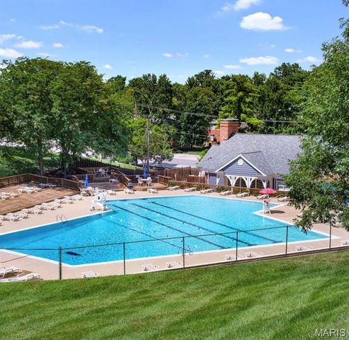 1518 Swallow Drive, St Louis, MO 63144