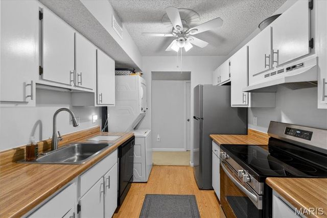 1518 Swallow Drive, St Louis, MO 63144