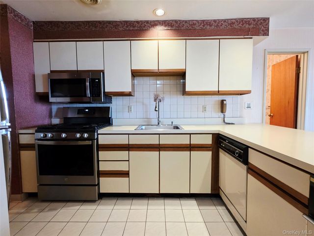 2 Park Place B1B, Newburgh, NY 12550