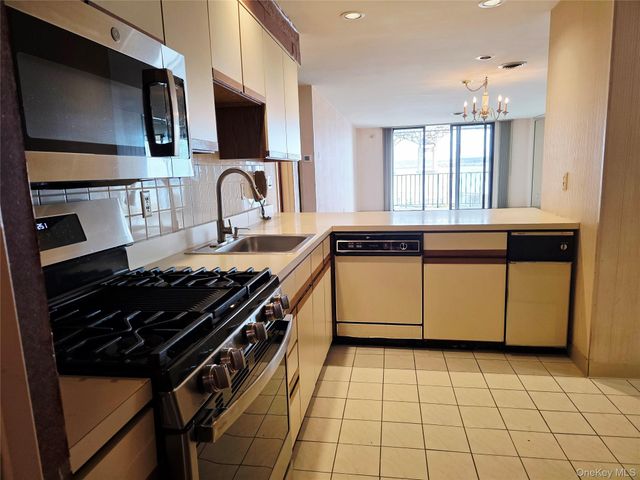 2 Park Place B1B, Newburgh, NY 12550