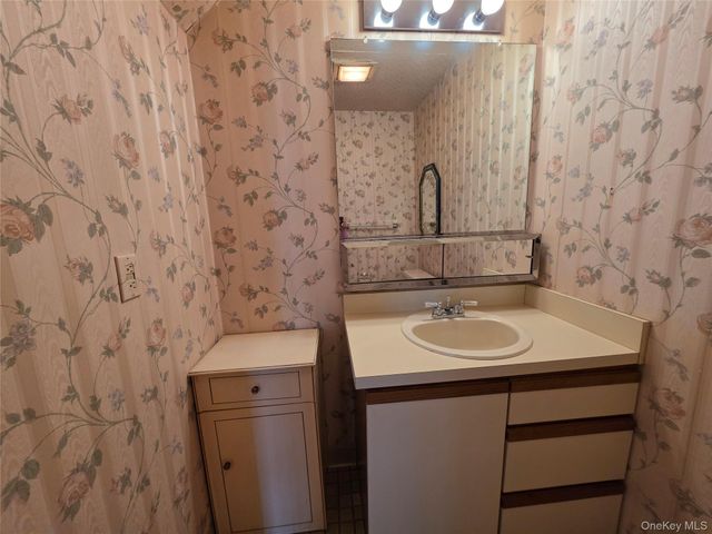 2 Park Place B1B, Newburgh, NY 12550