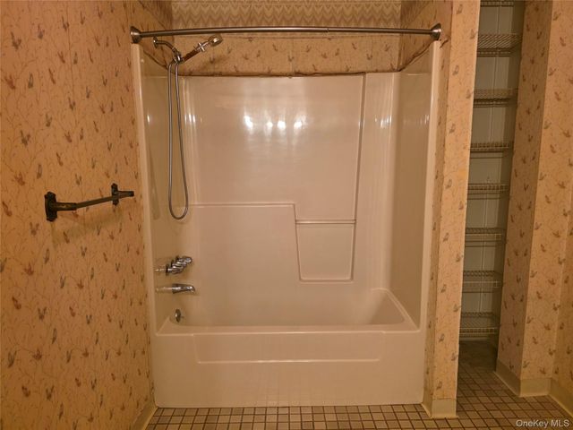 2 Park Place B1B, Newburgh, NY 12550