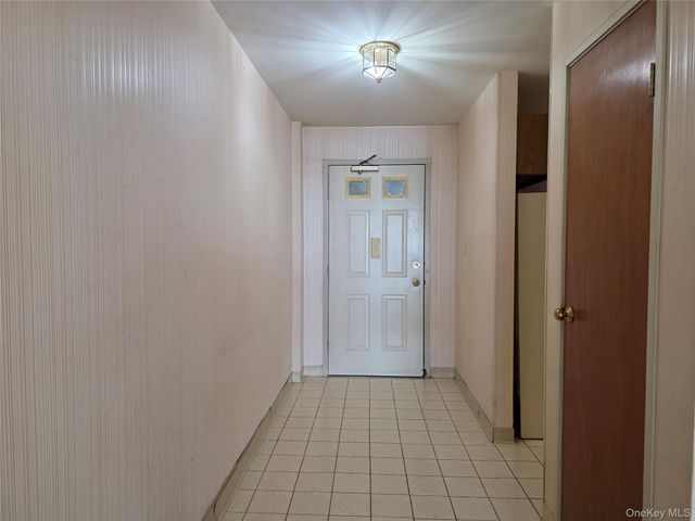 2 Park Place B1B, Newburgh, NY 12550