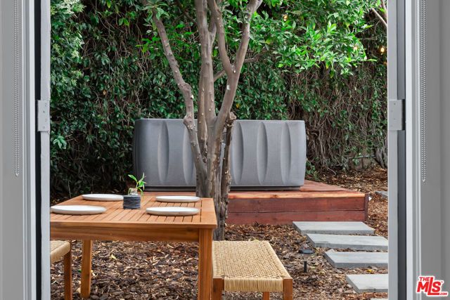 8625 Rugby Drive, West Hollywood, CA 90069