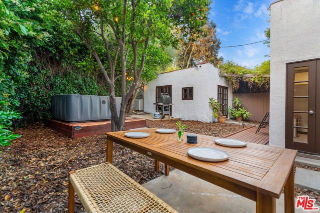 8625 Rugby Drive, West Hollywood, CA 90069