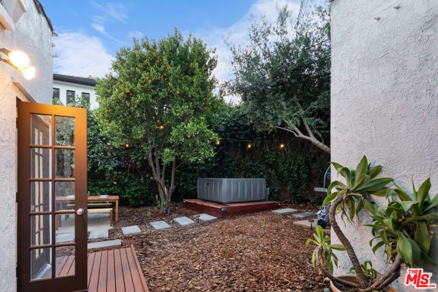 8625 Rugby Drive, West Hollywood, CA 90069