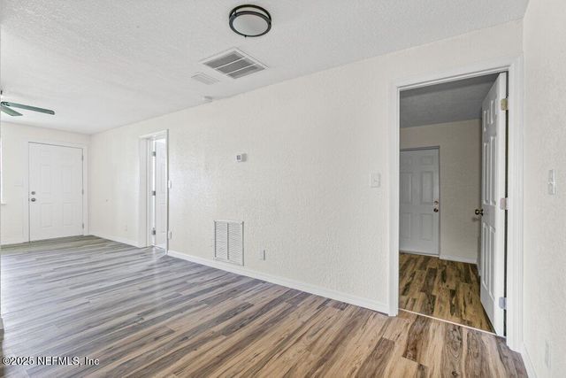 11073 V C JOHNSON Road, Jacksonville, FL 32218