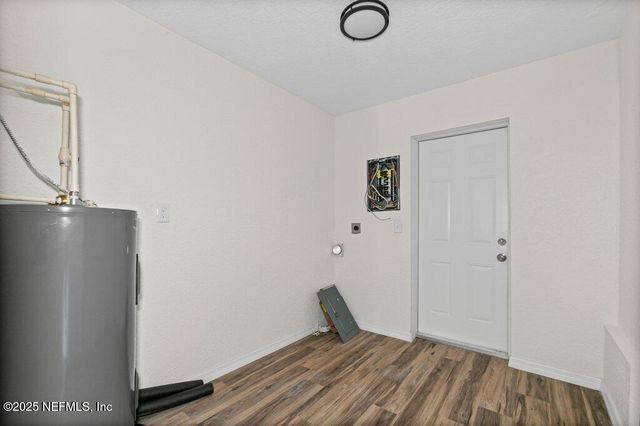 11073 V C JOHNSON Road, Jacksonville, FL 32218