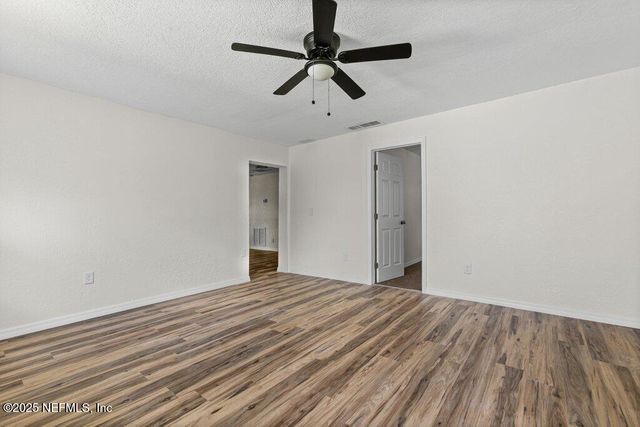 11073 V C JOHNSON Road, Jacksonville, FL 32218