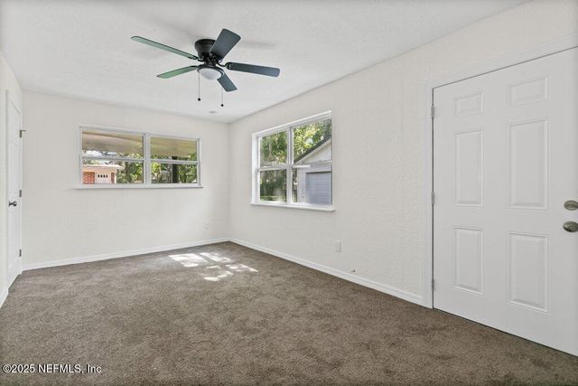 11073 V C JOHNSON Road, Jacksonville, FL 32218