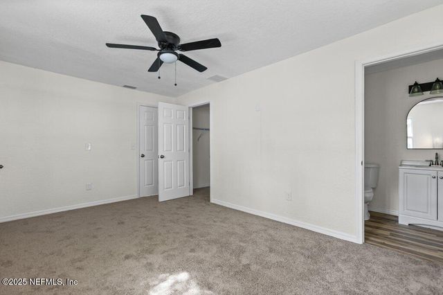 11073 V C JOHNSON Road, Jacksonville, FL 32218