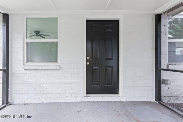 11073 V C JOHNSON Road, Jacksonville, FL 32218