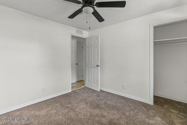 11073 V C JOHNSON Road, Jacksonville, FL 32218