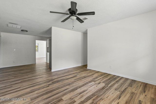 11073 V C JOHNSON Road, Jacksonville, FL 32218
