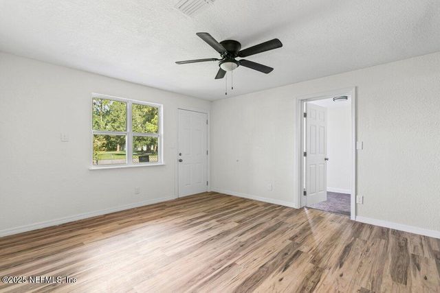11073 V C JOHNSON Road, Jacksonville, FL 32218