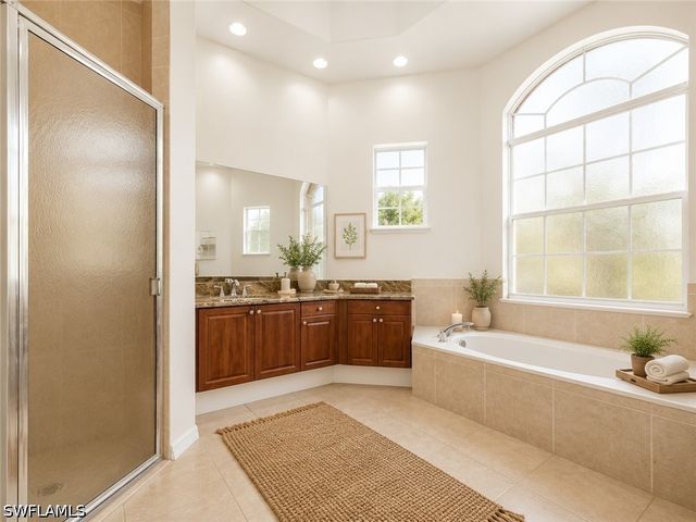 1440 16th AVE NE, Naples, FL 34120