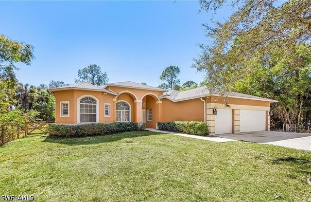 1440 16th AVE NE, Naples, FL 34120