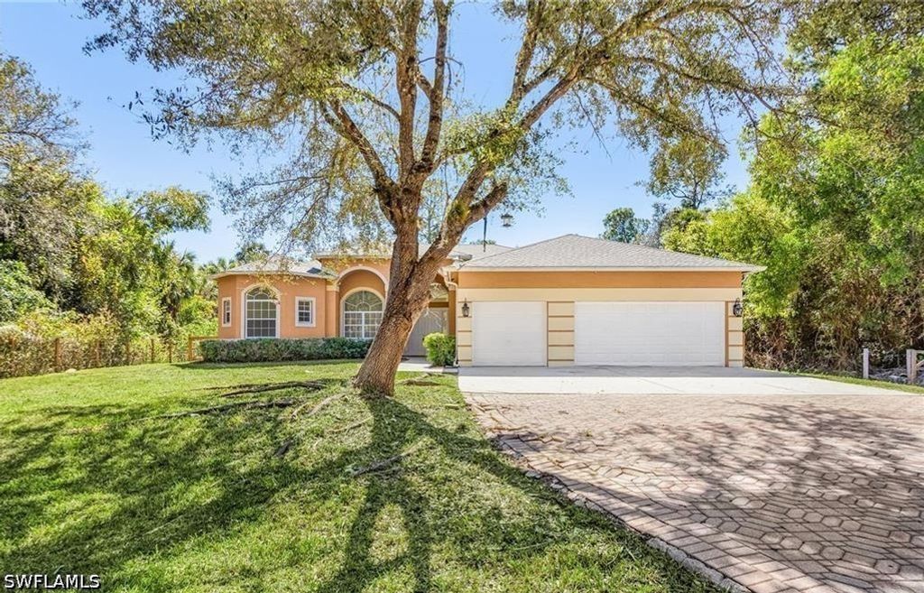 1440 16th AVE NE, Naples, FL 34120
