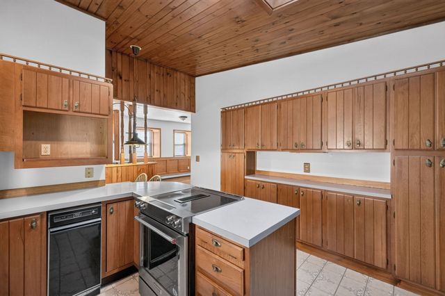 1478 Locust St, Fall River, MA 02723