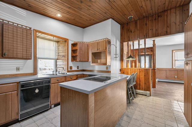 1478 Locust St, Fall River, MA 02723