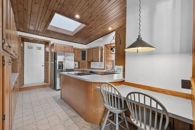 1478 Locust St, Fall River, MA 02723