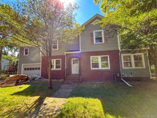 18 Beechwood Park, Poughkeepsie, NY 12601