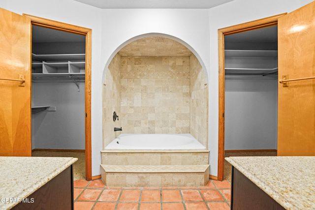 822 VIA DESCANSO Drive, El Paso, TX 79912